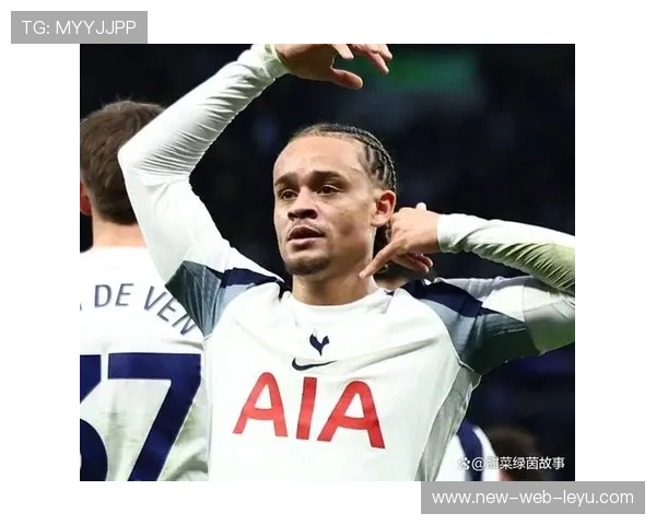 侮辱式换人!热刺6500万队史标王西蒙斯12场0球1助,表现令人失望的悲情之路 侮辱式换人!热刺6500万队史标王西蒙斯12场0球1助,表现令人失望的悲情之路