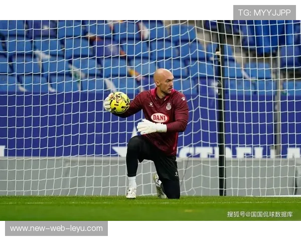 伯恩茅斯前场跑动积极